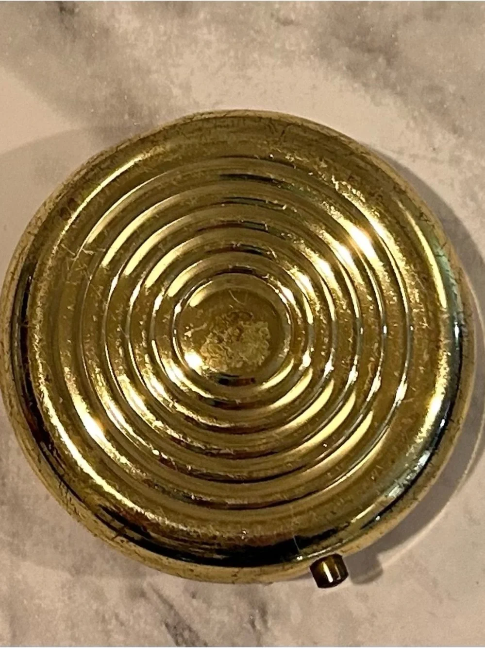 Vintage Style Gold Compact Medicine/Cosmetic Case with Swan Scene